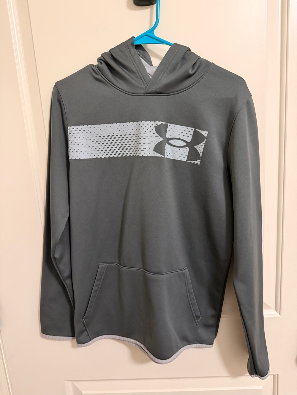 Under Armour Youth XL Hooded Sweatshirt